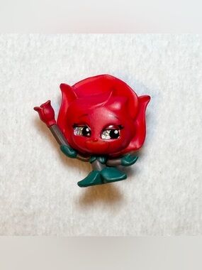 Disney Doorables Series 12 Rose (ULTRA RARE)